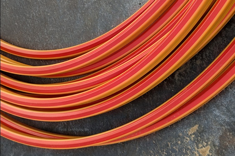 Glasfaser-Kabel auf einer Baustelle