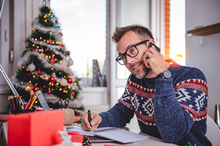 Umfrage: Noch 4 von 10 trotz Weihnachtsurlaub für den Job erreichbar Umfrage: Noch 4 von 10 trotz Weihnachtsurlaub für den Job erreichbar