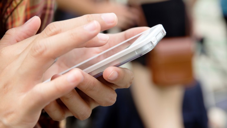 Bitkom: Erstmals mehr als eine Milliarde Kurznachrichten pro Tag in Deutschland (Bild: iStockphoto.com/ponsulak) Bitkom: Erstmals mehr als eine Milliarde Kurznachrichten pro Tag in Deutschland