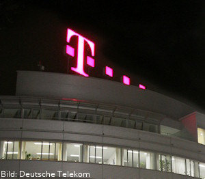 Telekom-Zentrale bei Nacht (Bild: Deutsche Telekom) Telekom-Zentrale bei Nacht