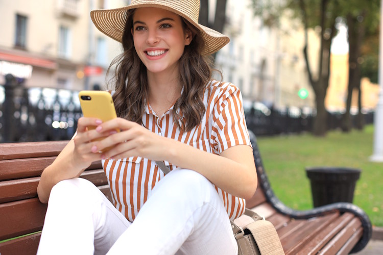 Smartphones sind im Urlaub auf vielseitige Weise äußerst praktisch